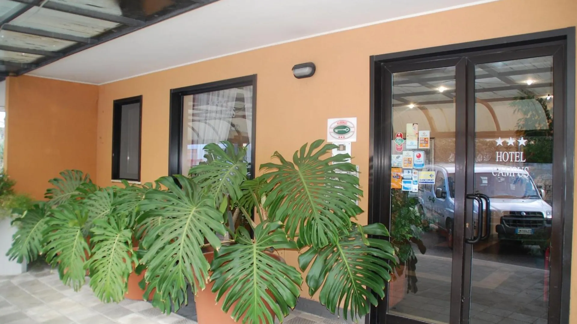 Campus Hotel Bari 3*,  Italia